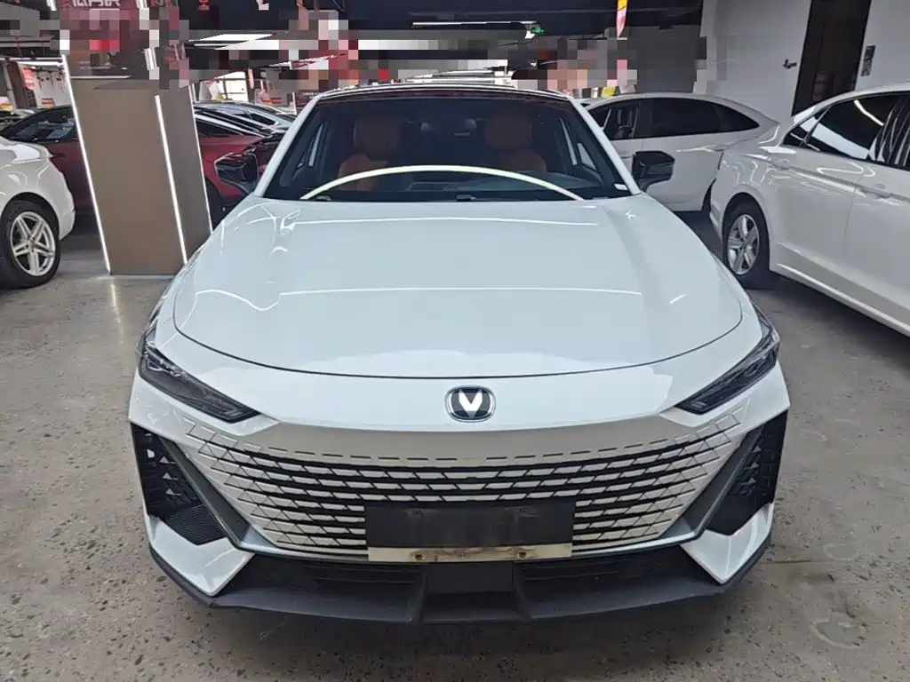 Changan UNI-V — миниатюра 3