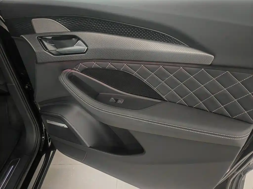 Audi Q6 — миниатюра 13