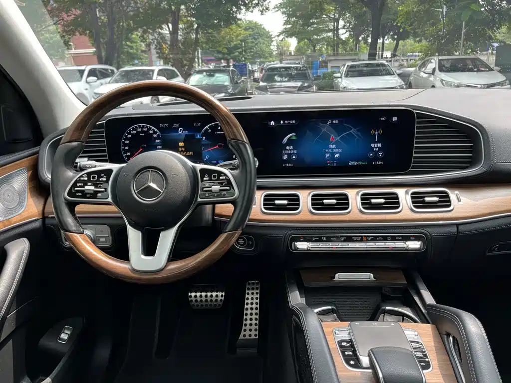 Mercedes-Benz GLE (Import) — миниатюра 11