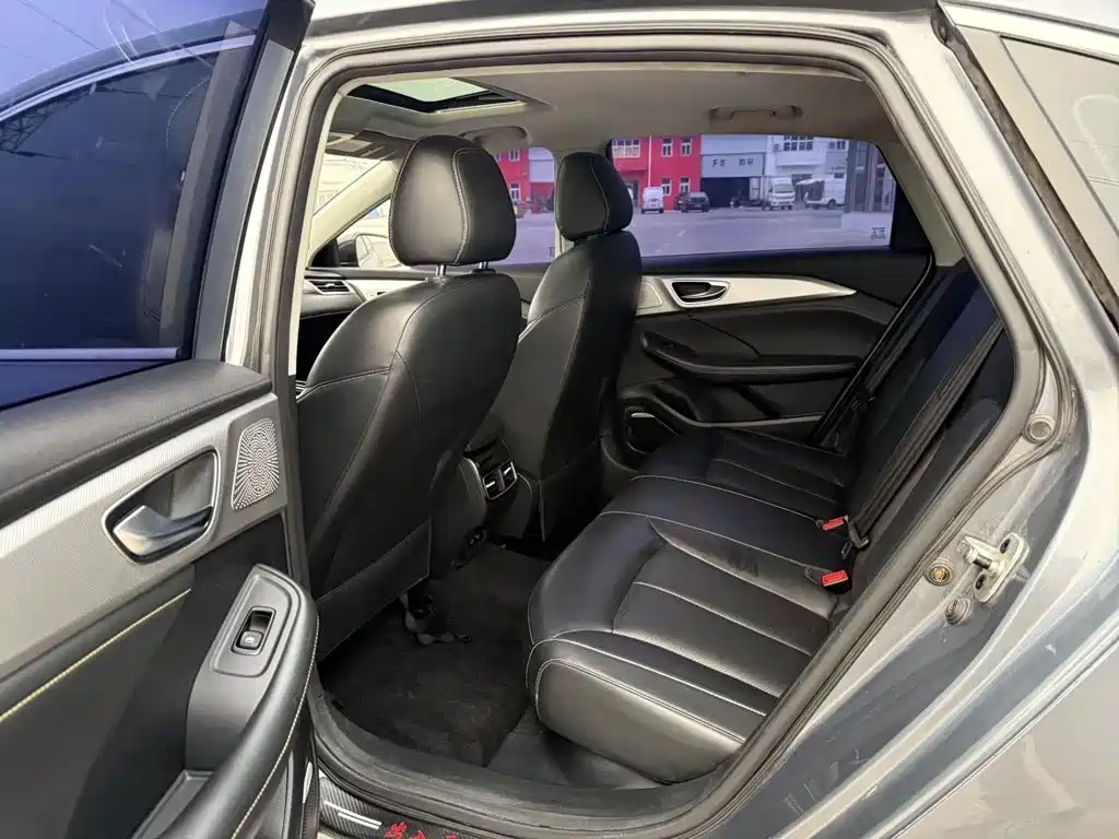 Roewe i6 MAX New Energy — миниатюра 11