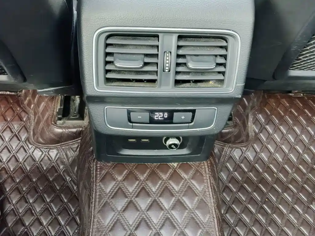 Audi Q5L — миниатюра 15