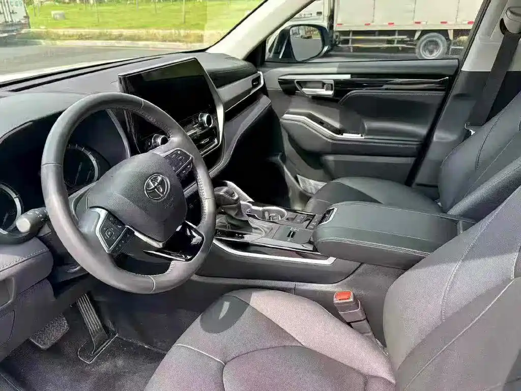 Toyota Highlander — миниатюра 4