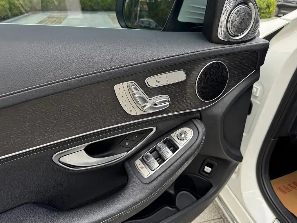 Mercedes-Benz C-Class — миниатюра 10