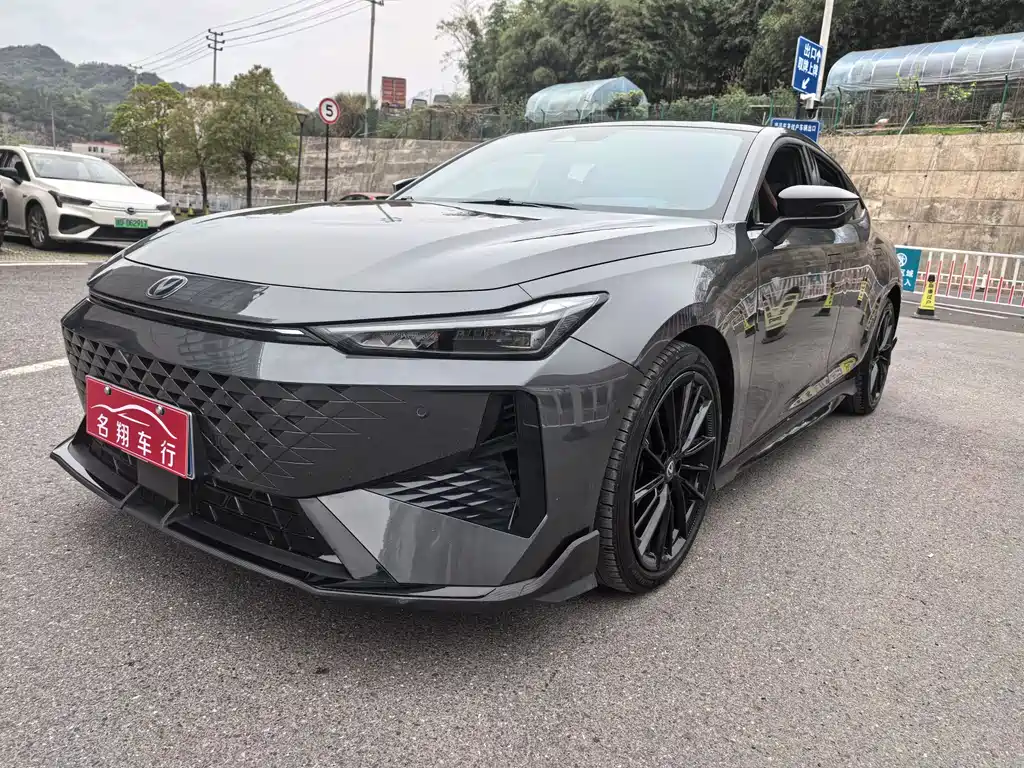 Changan UNI-V 2024
