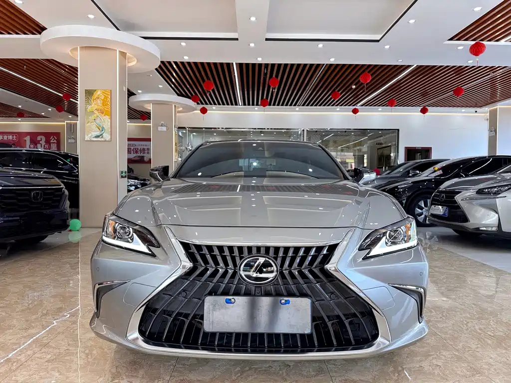 Lexus ES — миниатюра 2