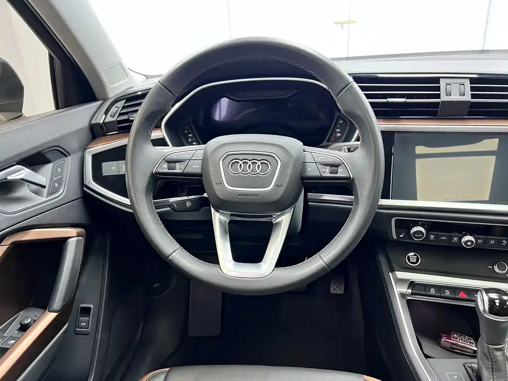 Audi Q3 — миниатюра 10