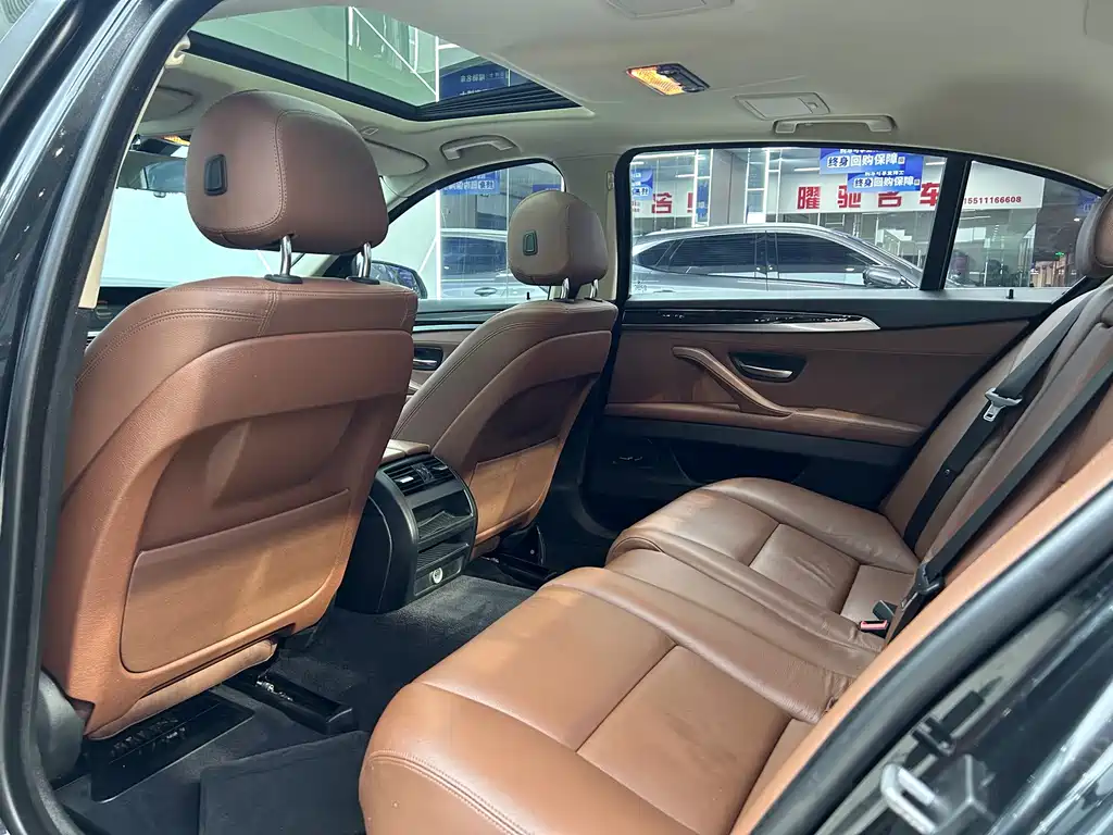 BMW 5 Series — миниатюра 9