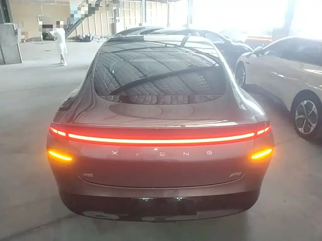 XPeng P7 — миниатюра 6