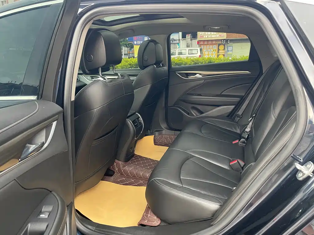 Buick LaCrosse — миниатюра 10
