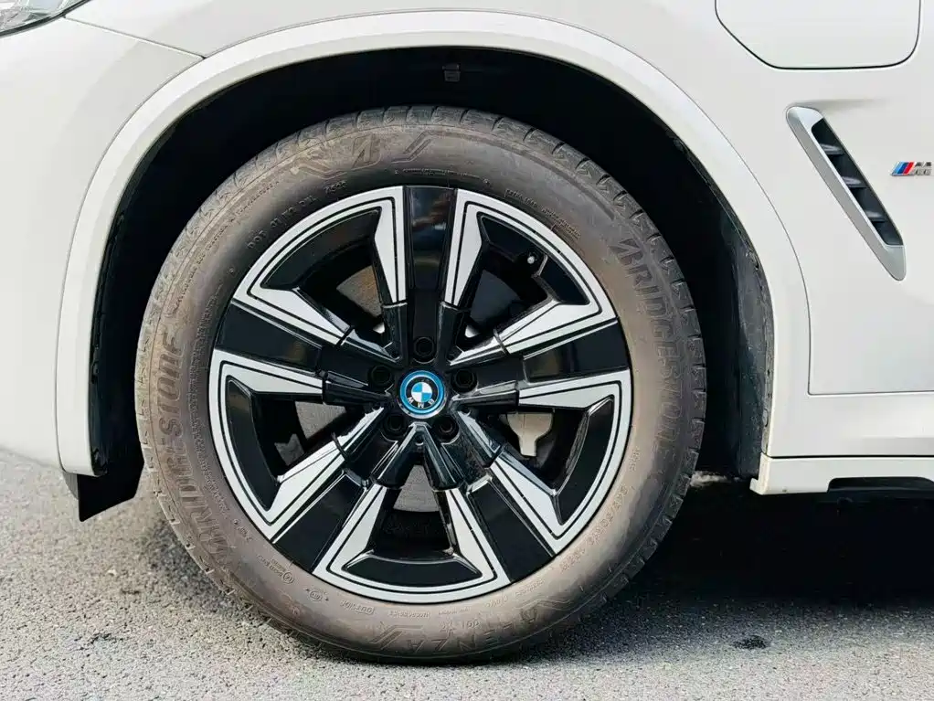 BMW iX3 — миниатюра 7