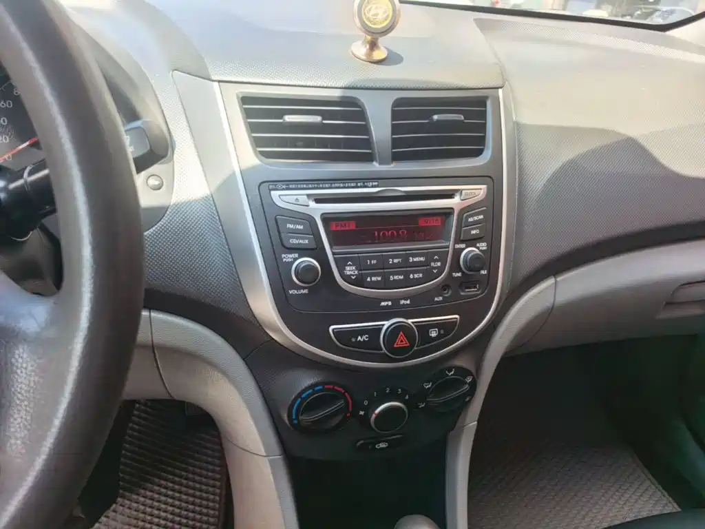 Hyundai Verna — миниатюра 13