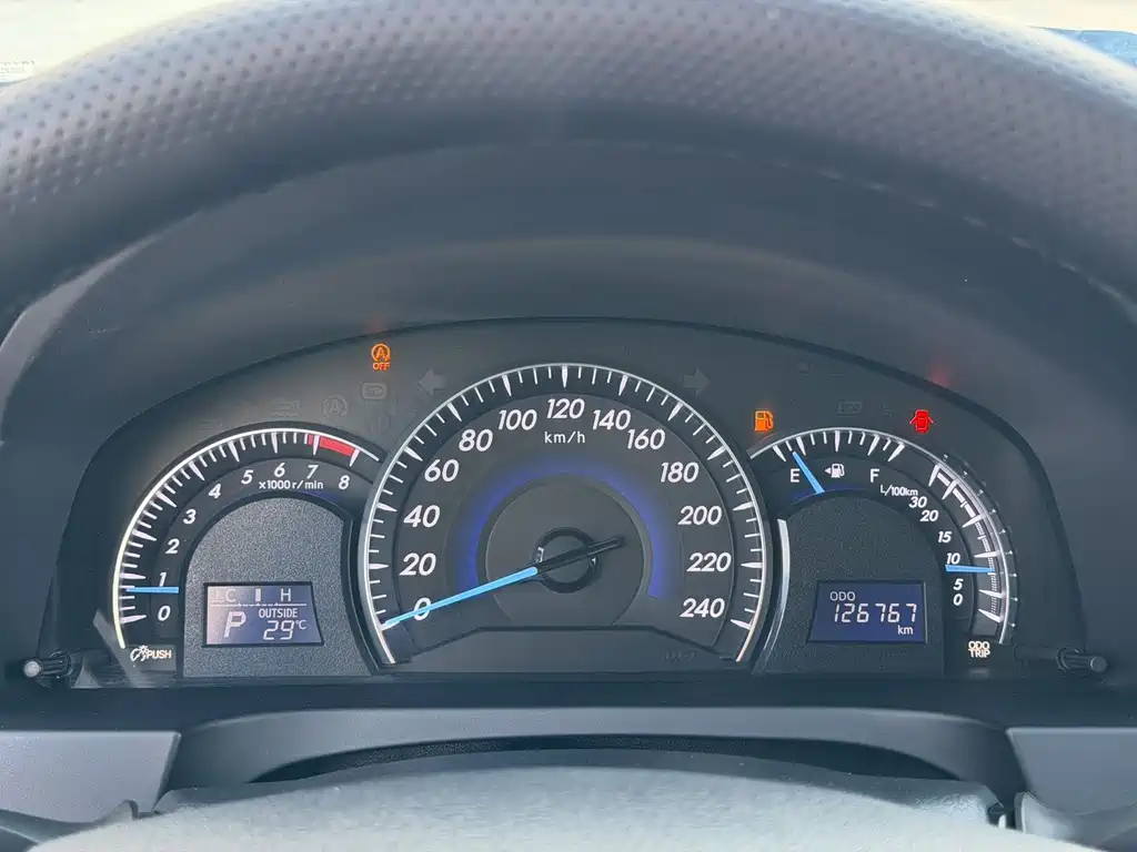 Toyota Camry — миниатюра 16