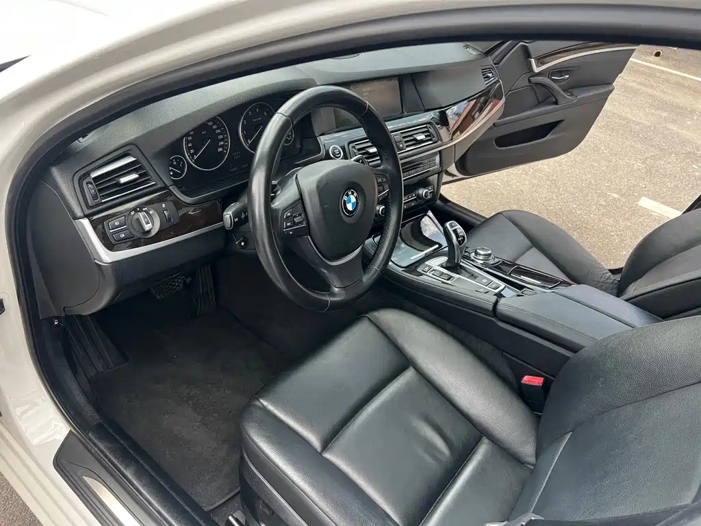 BMW 5 Series (Import) — миниатюра 12