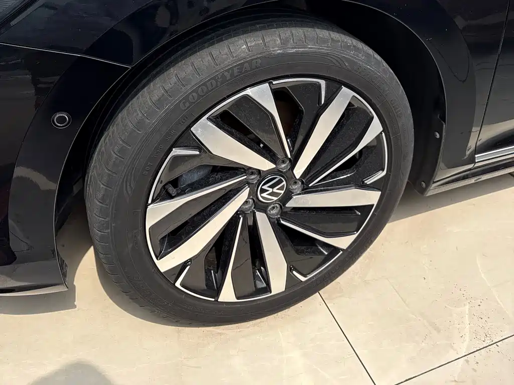 Volkswagen Passat 2022 330TSI Luxury