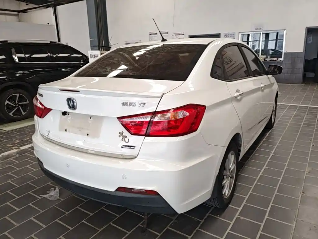 Changan V7 — миниатюра 7