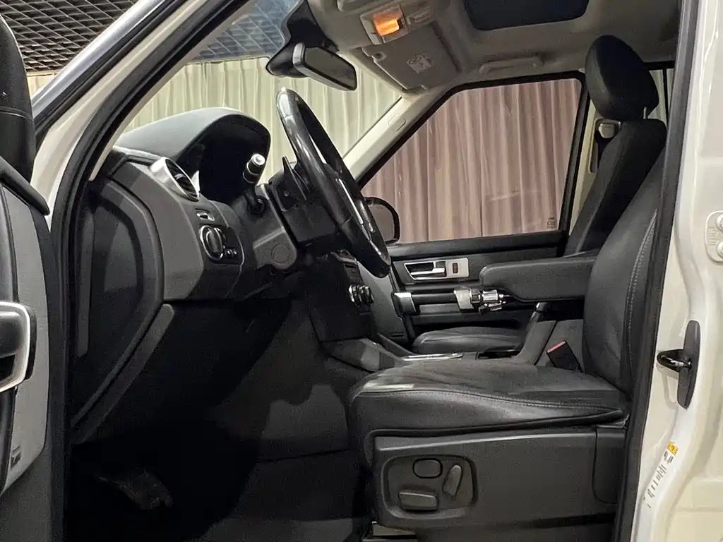 Land Rover Discovery — миниатюра 7