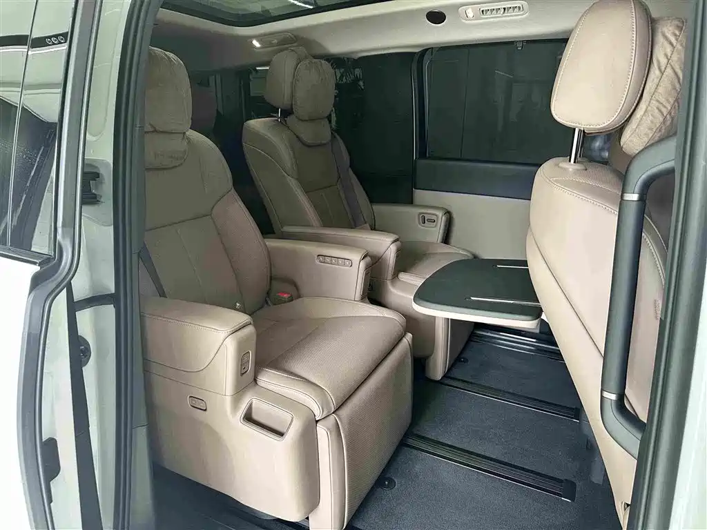 Li Auto Li MEGA — миниатюра 15
