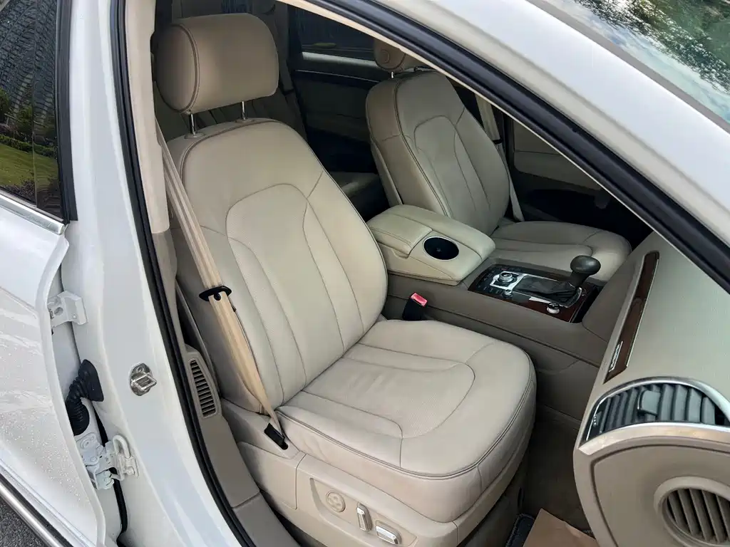 Audi Q7 — миниатюра 8