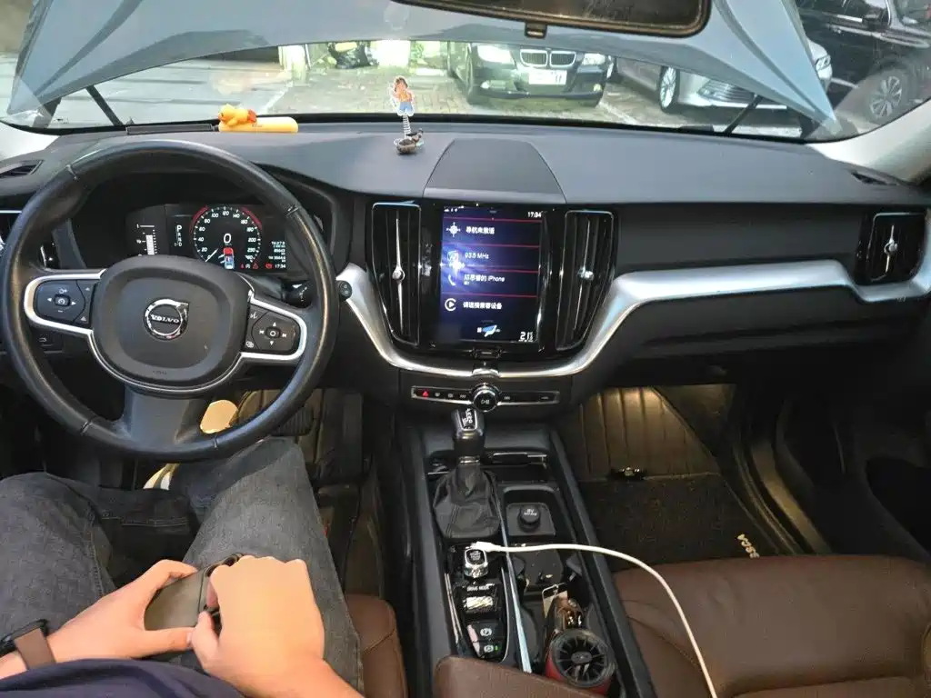Volvo XC60 — миниатюра 10