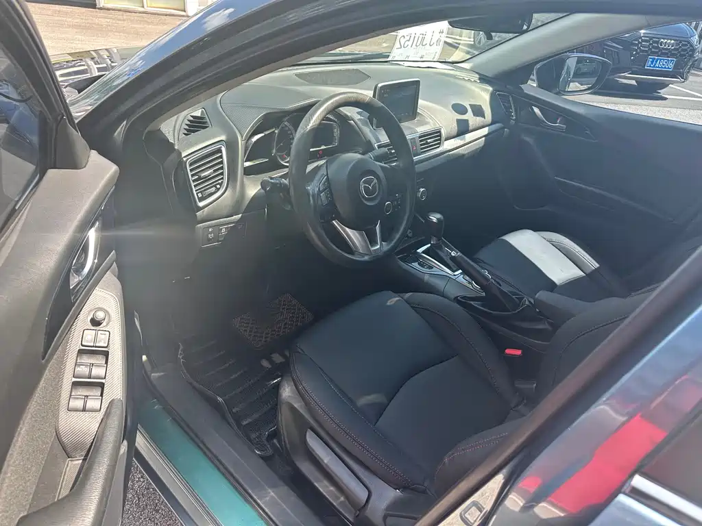 Mazda 3 Axela — миниатюра 10