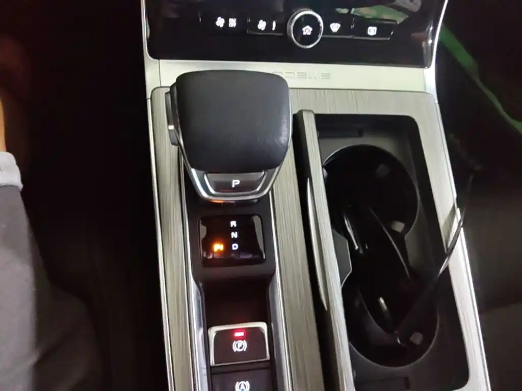 Roewe RX5 New Energy — миниатюра 14
