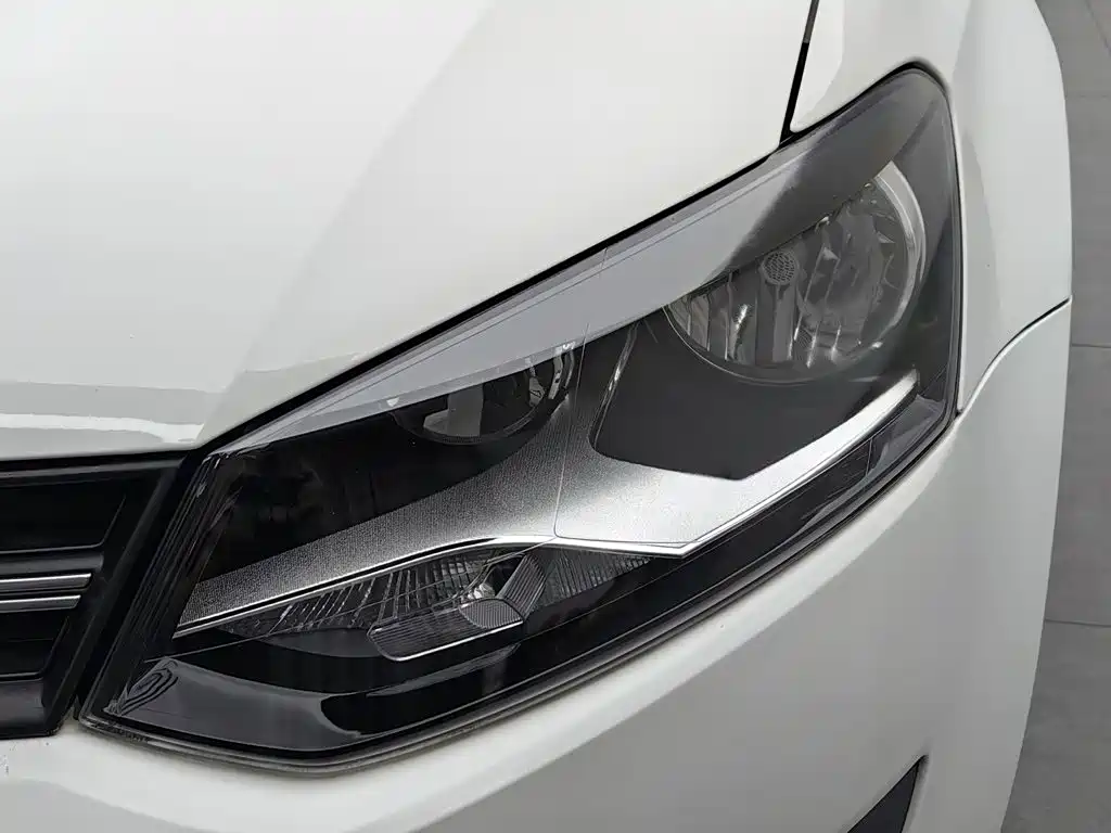 Volkswagen Polo — миниатюра 7