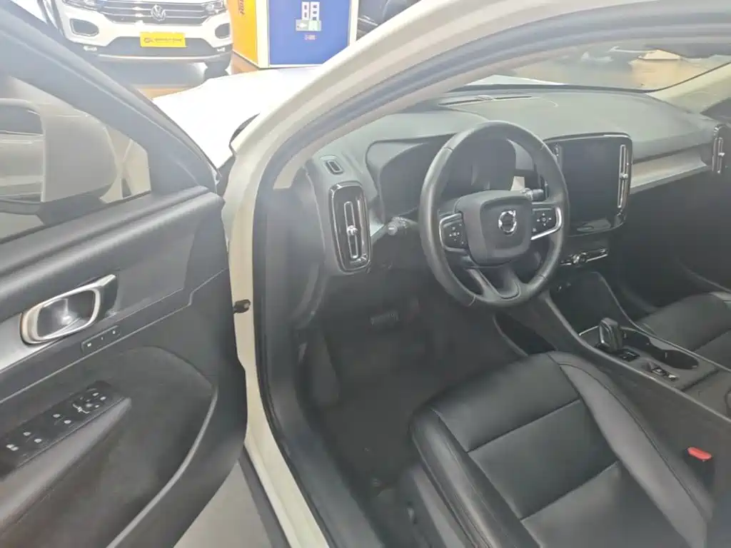 Volvo XC40 — миниатюра 16