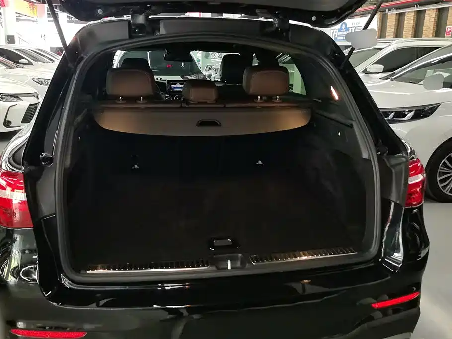 Mercedes-Benz GLC 2018 GLC 260 4MATIC Luxury