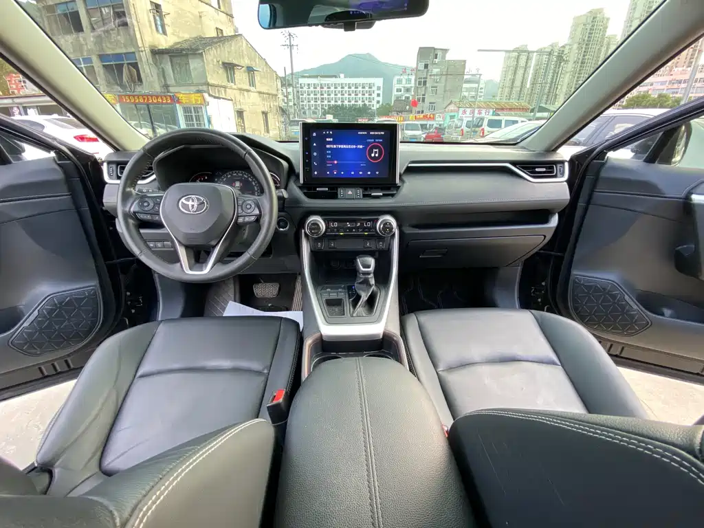 Toyota RAV4 — миниатюра 15