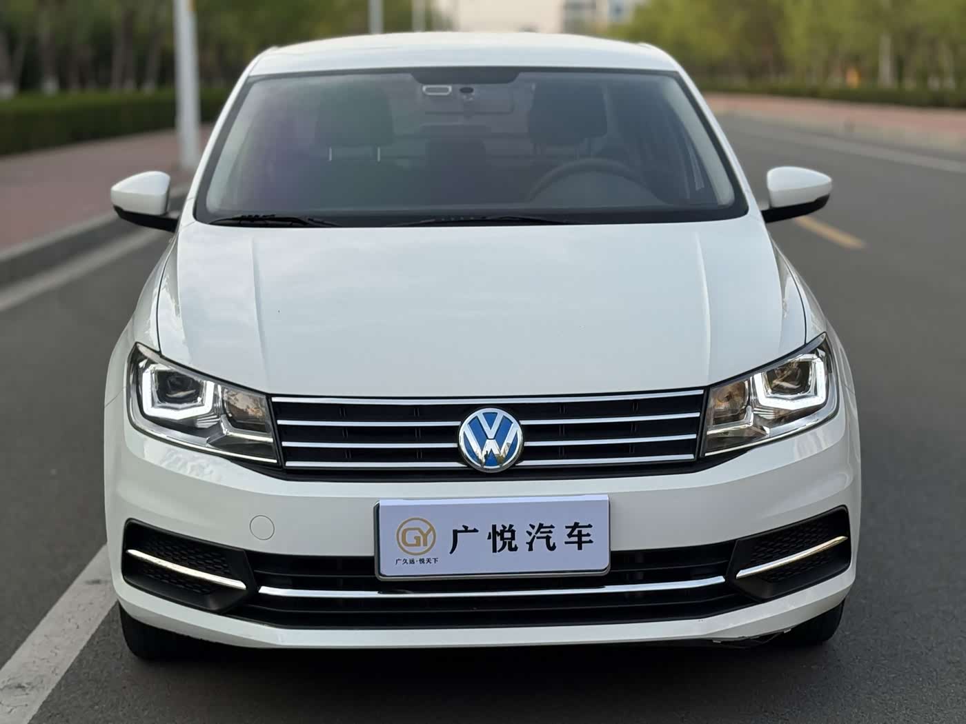 Volkswagen Santana 1.5 л 2022 г. Белый, пробег 30000 км