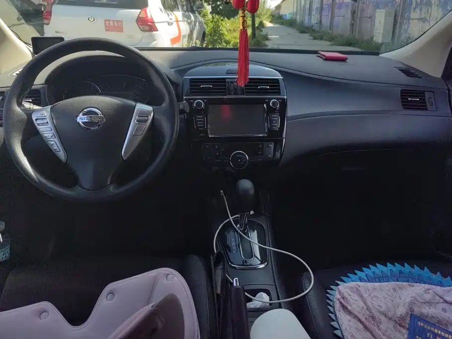 Nissan Tiida — миниатюра 12