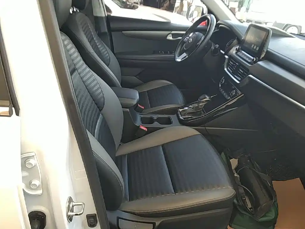 Kia Sportage — миниатюра 25