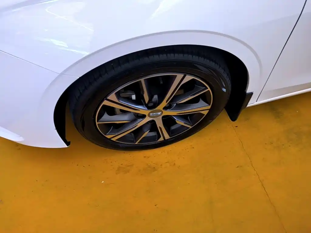 Geely Emgrand — миниатюра 23