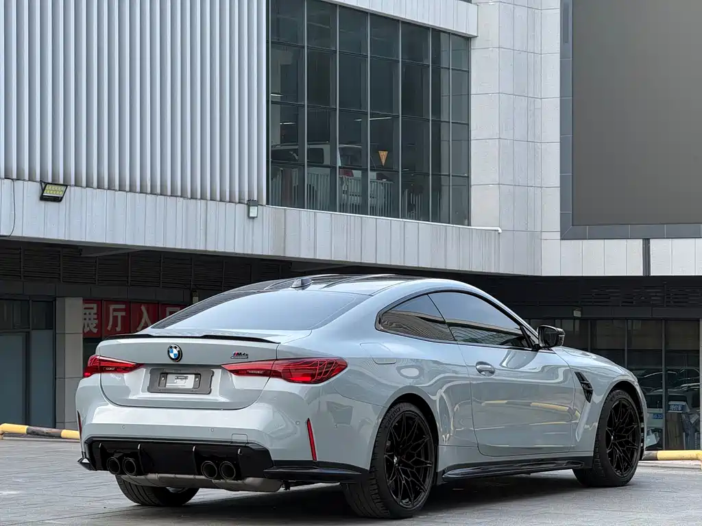 BMW M4 — миниатюра 10