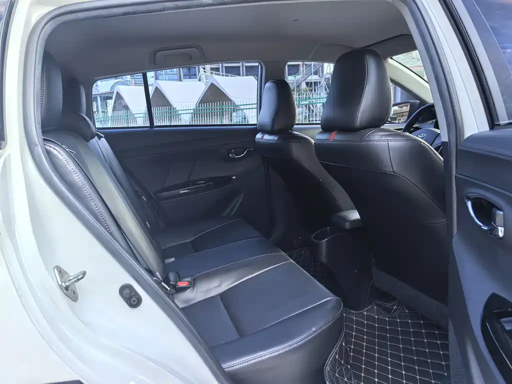 Toyota Yaris L — миниатюра 12