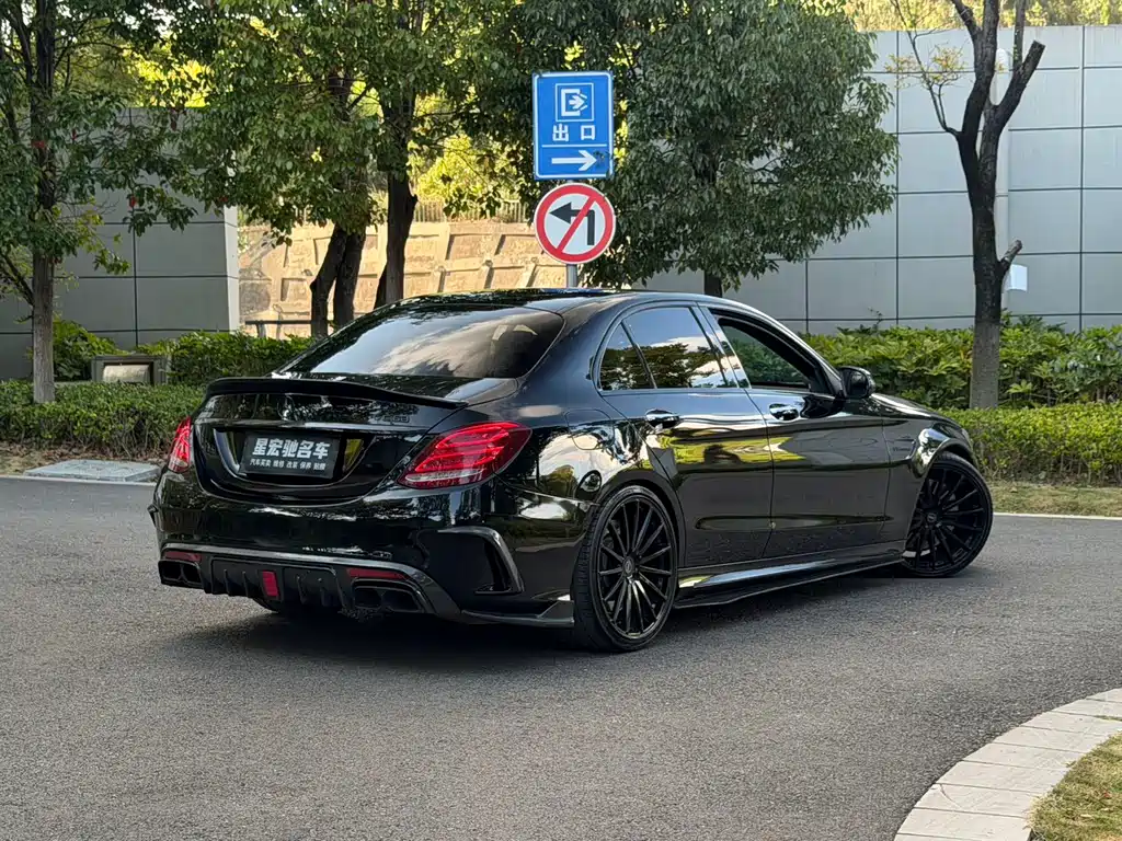 Mercedes-Benz C-Class AMG — миниатюра 4