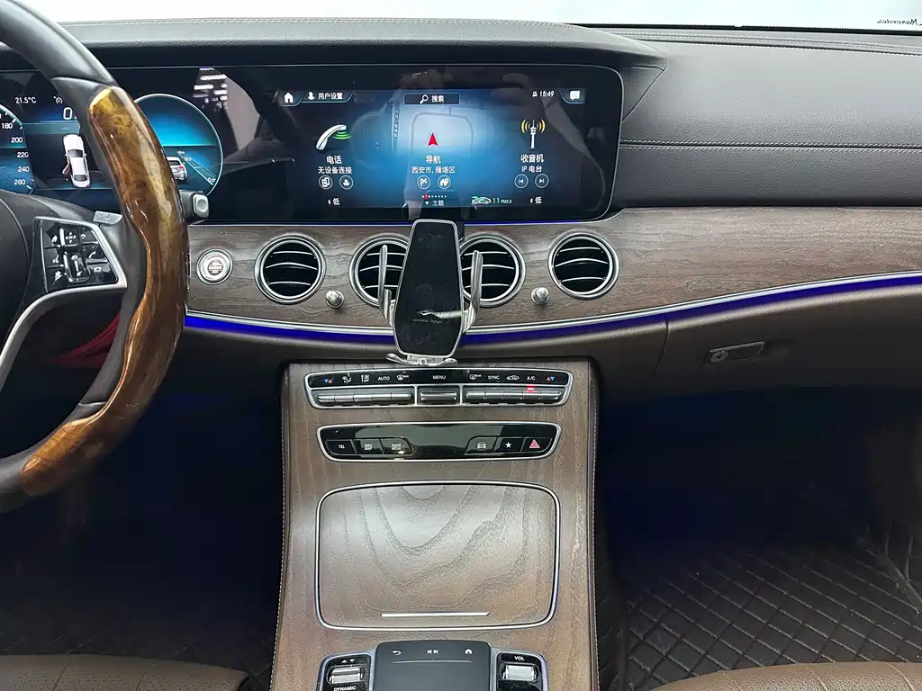 Mercedes-Benz E-Class — миниатюра 9