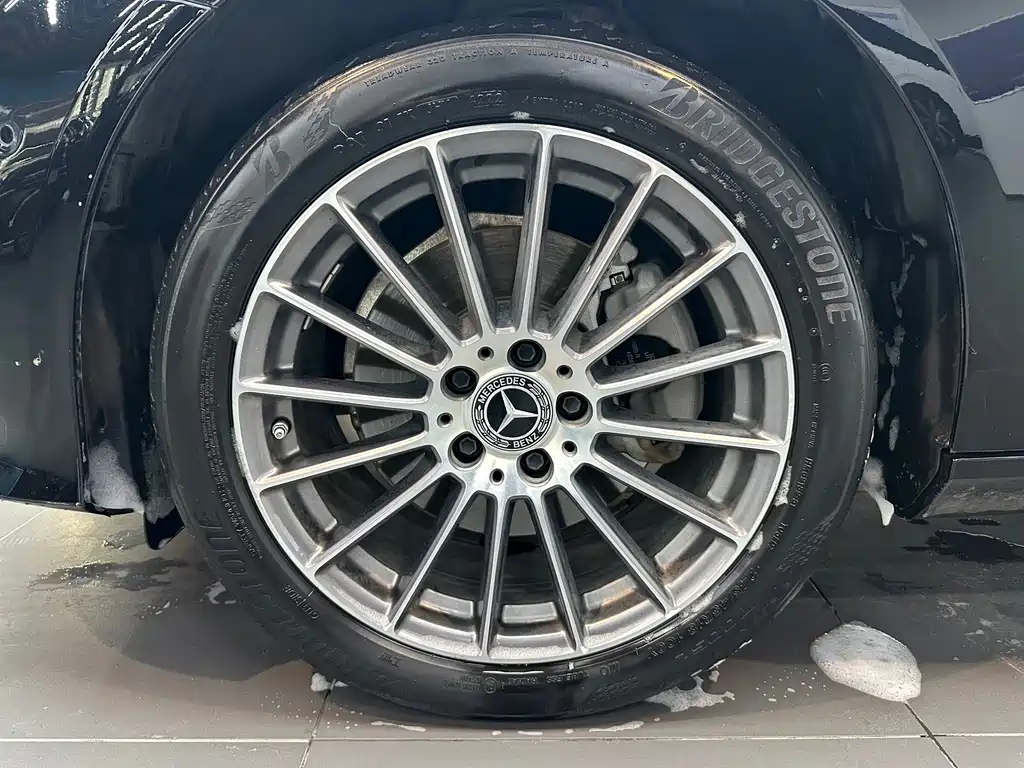 Mercedes-Benz E-Class — миниатюра 17