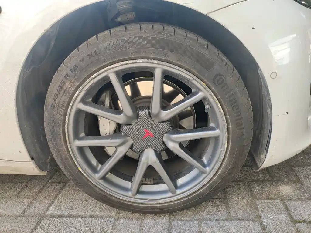 Tesla Model 3 — миниатюра 8