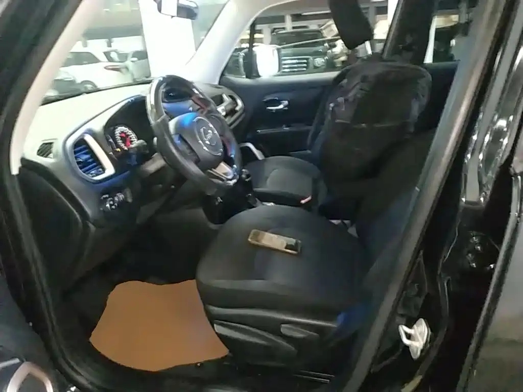 Jeep Renegade — миниатюра 15