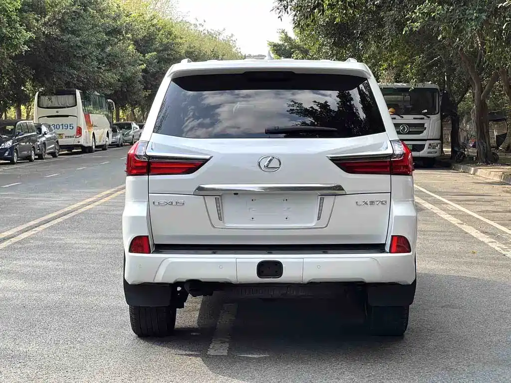 Lexus LX 2017 570 Luxury