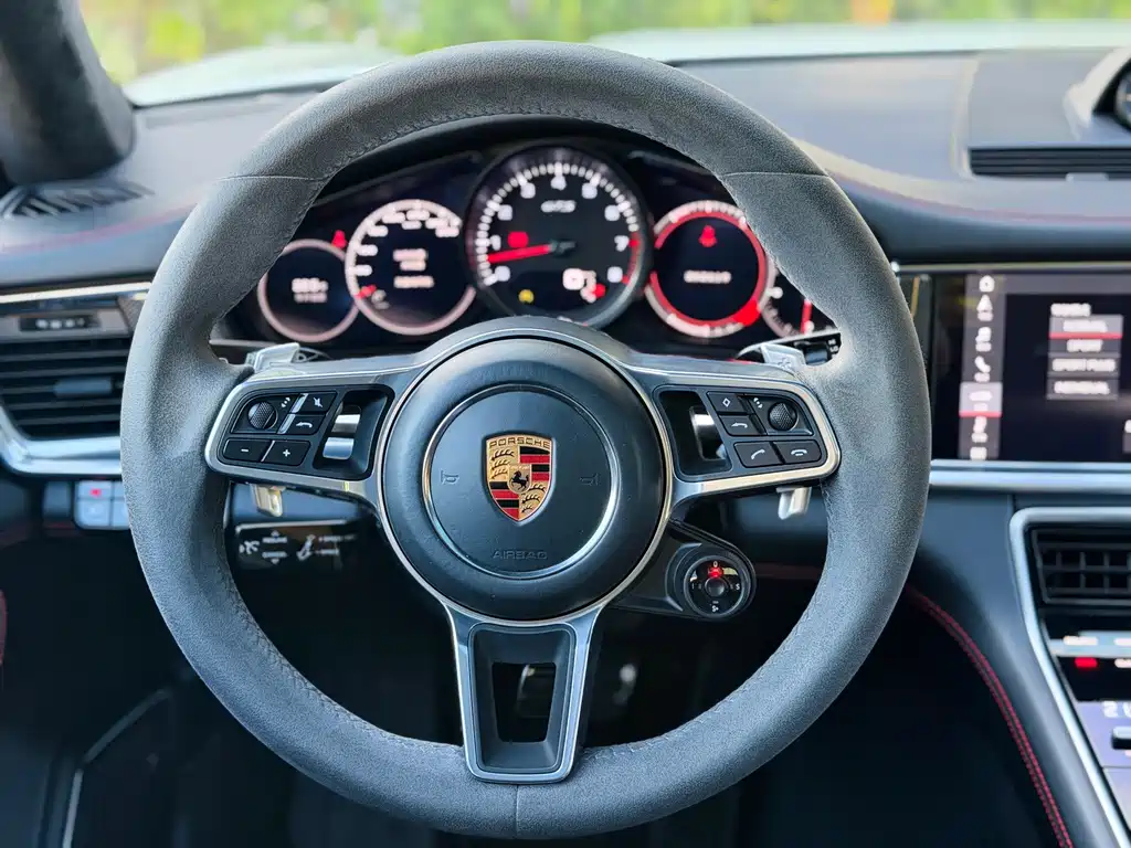 Porsche Panamera — миниатюра 11