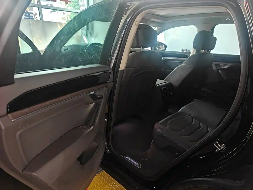 Volkswagen Touareg — миниатюра 8