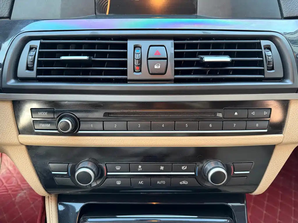 BMW 5 Series — миниатюра 30