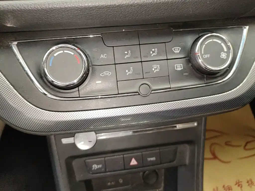 Roewe 360 — миниатюра 13
