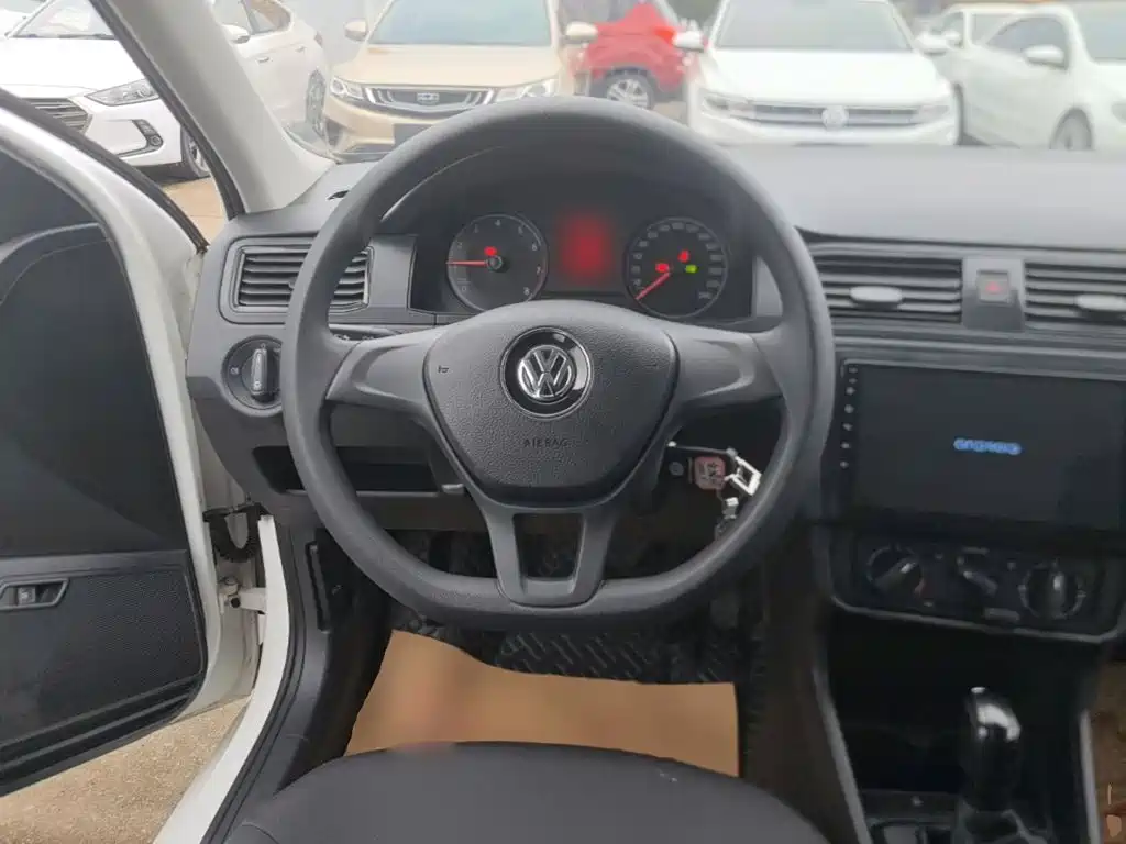Volkswagen Santana — миниатюра 11