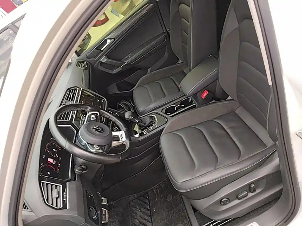 Volkswagen Tiguan L — миниатюра 15