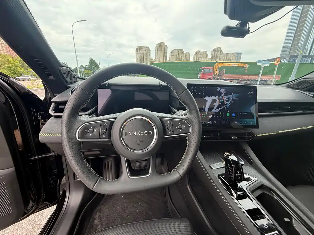 Lynk & Co 03 — миниатюра 5