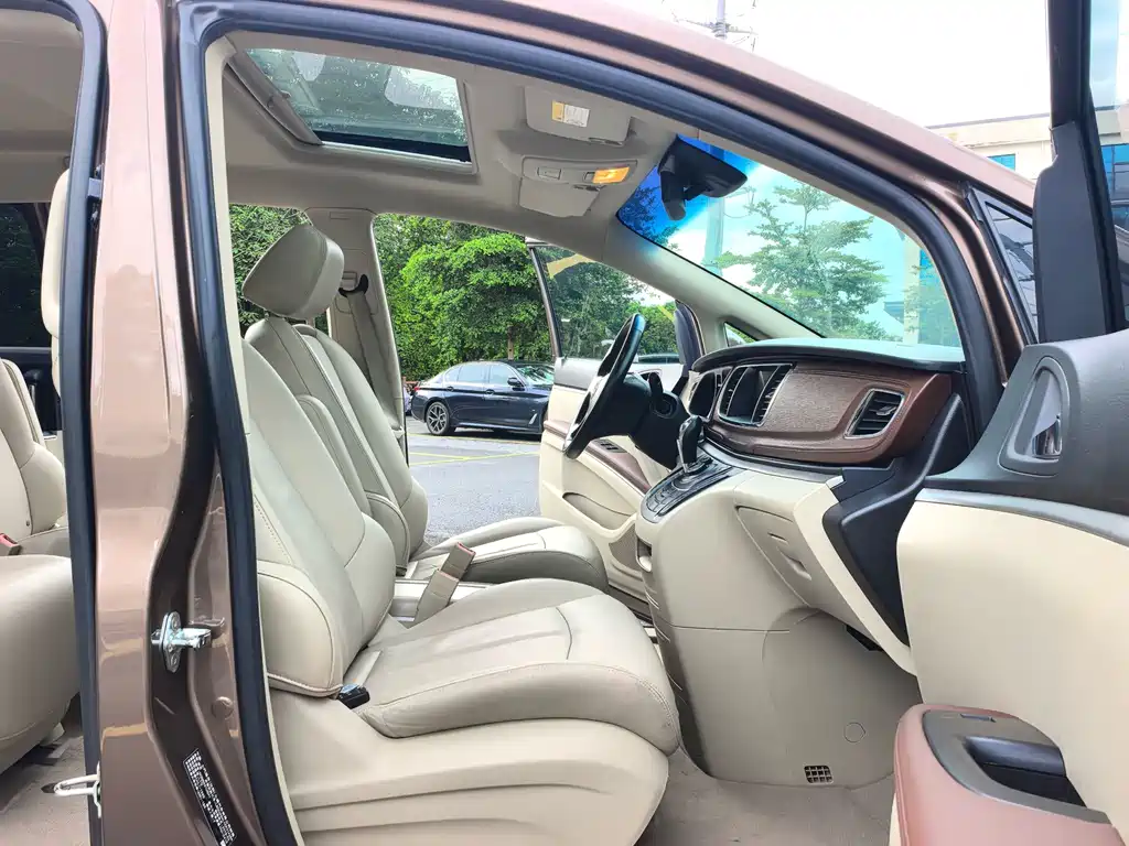 Buick GL8 — миниатюра 16