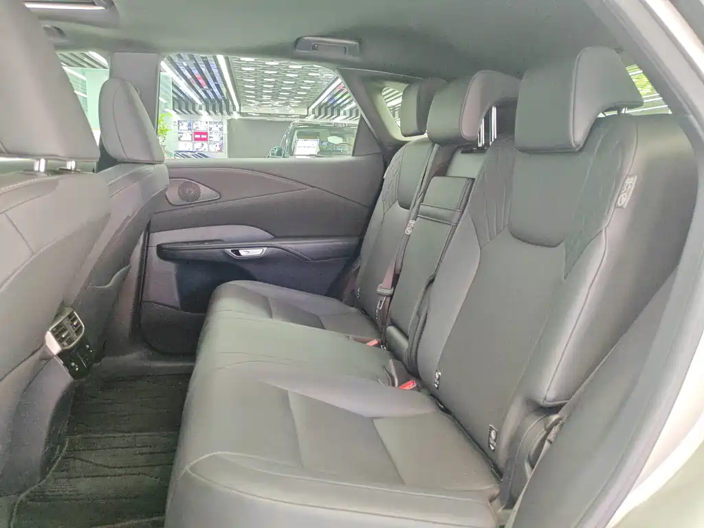 Lexus RX — миниатюра 9